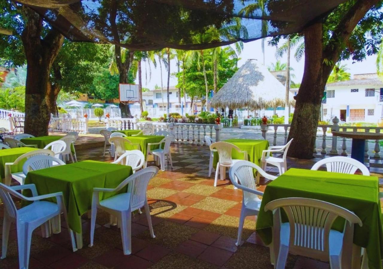 Hotel Villa De Rauzan Мельгар Экстерьер фото